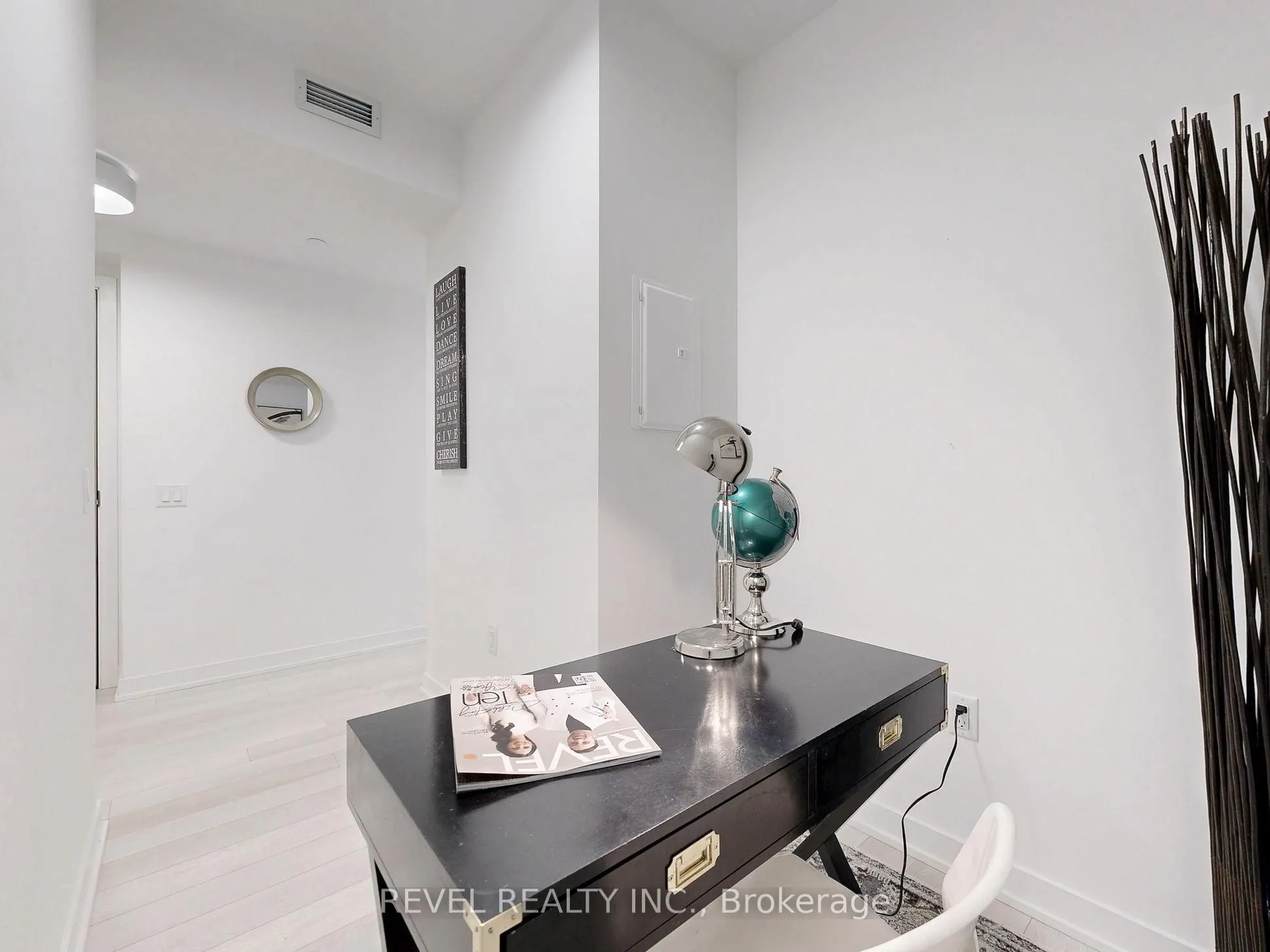 357 King Street W, #705