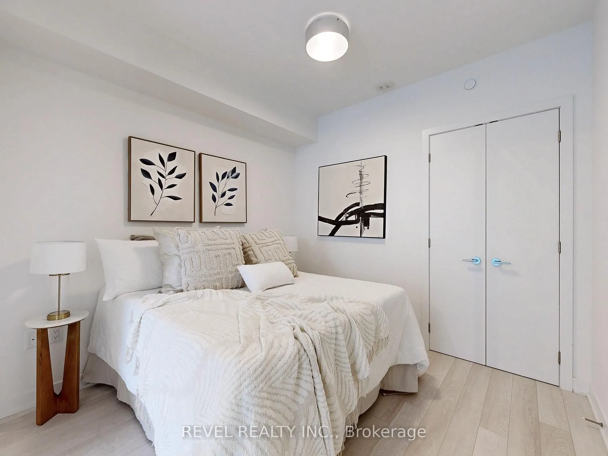 357 King Street W, #705
