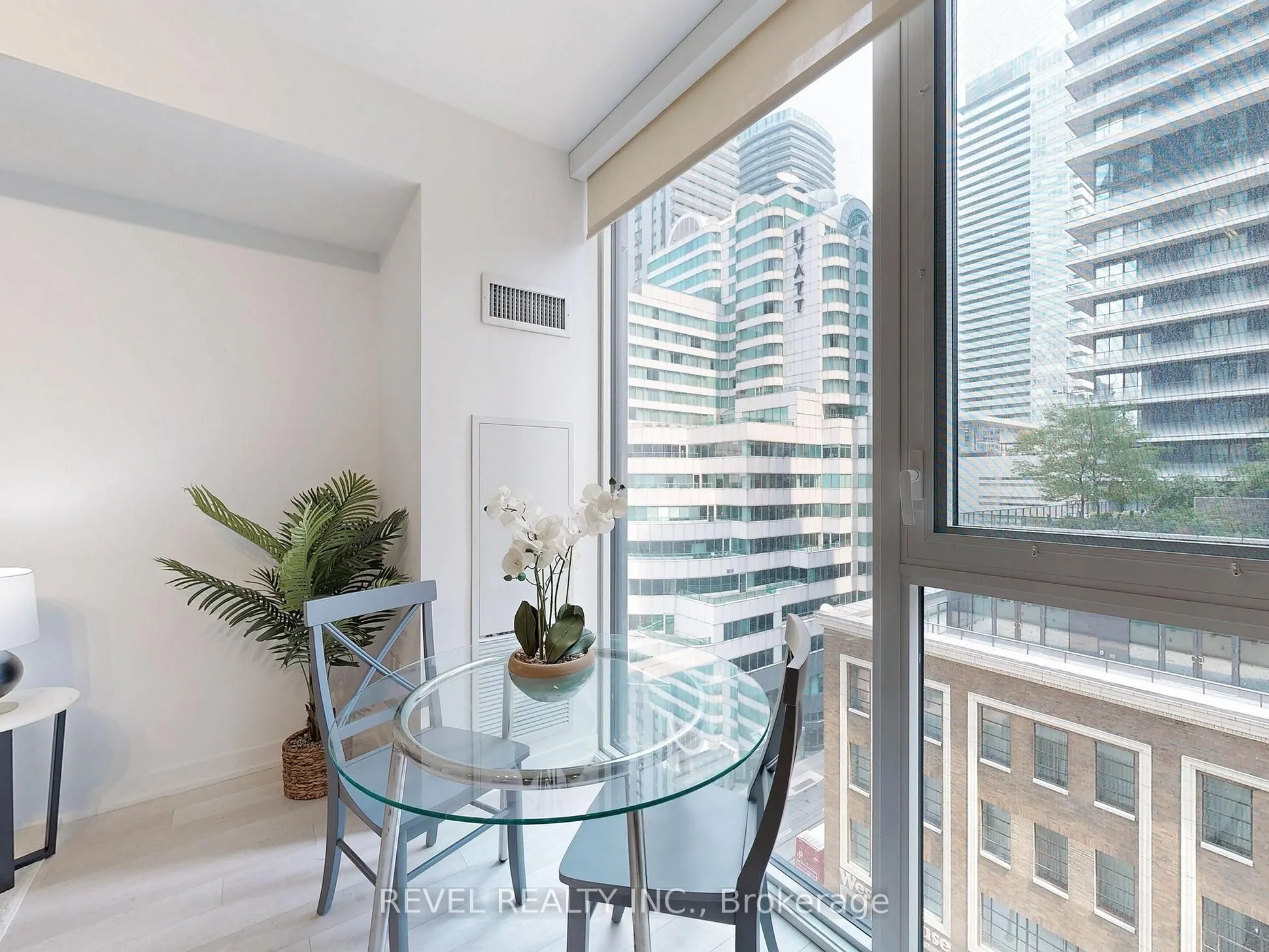 357 King Street W, #705