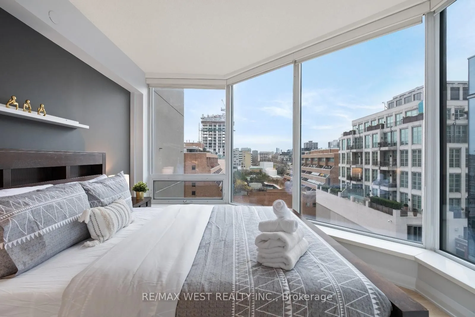 155 Yorkville Avenue, #704