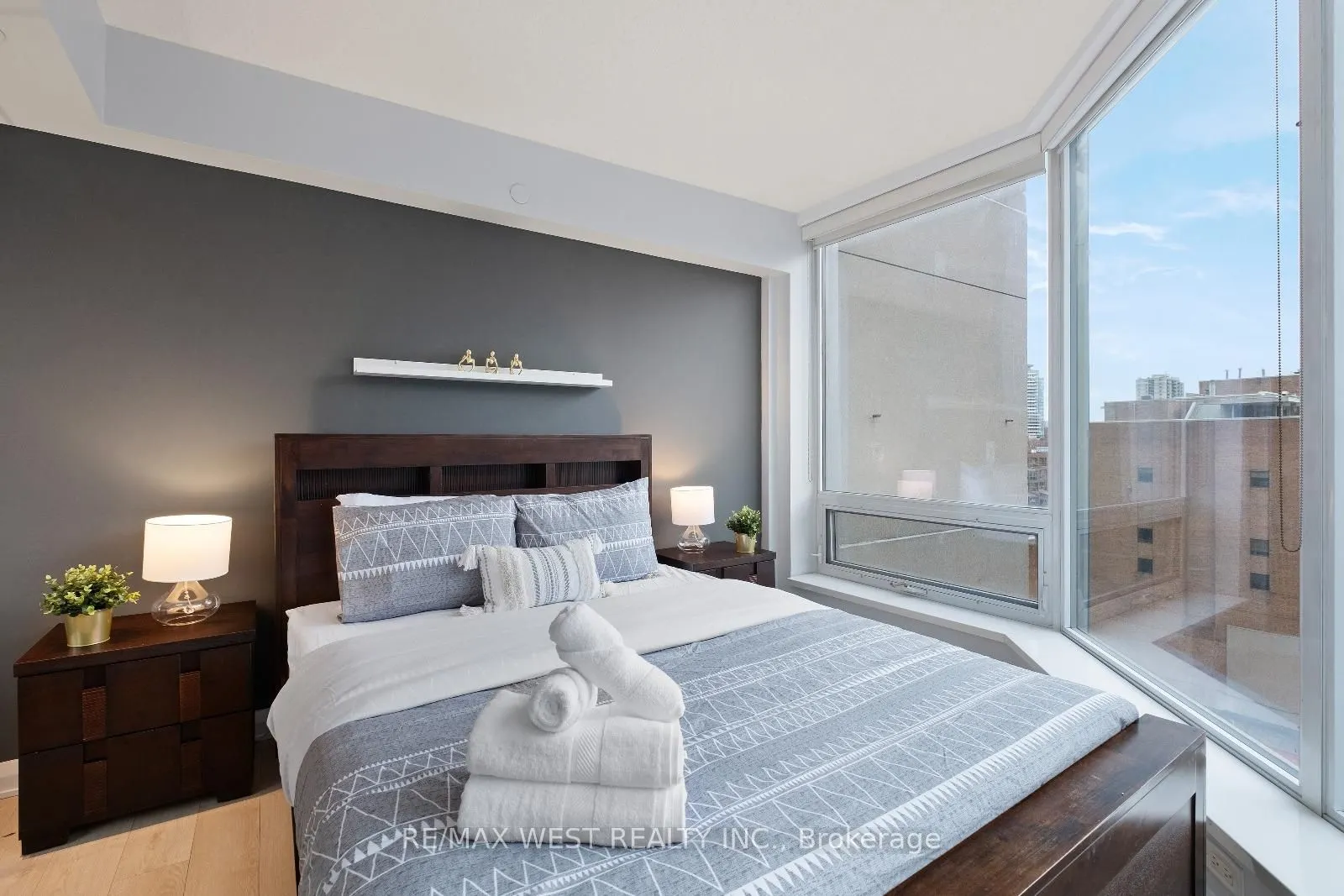 155 Yorkville Avenue, #704