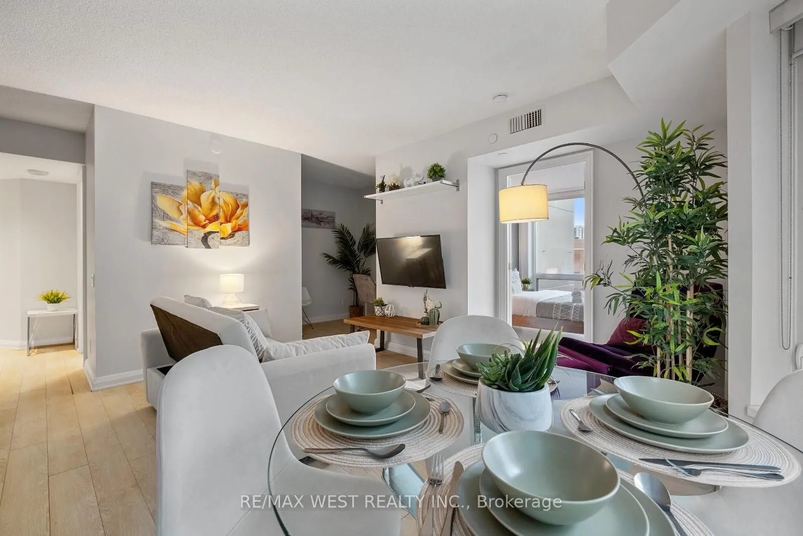 155 Yorkville Avenue, #704