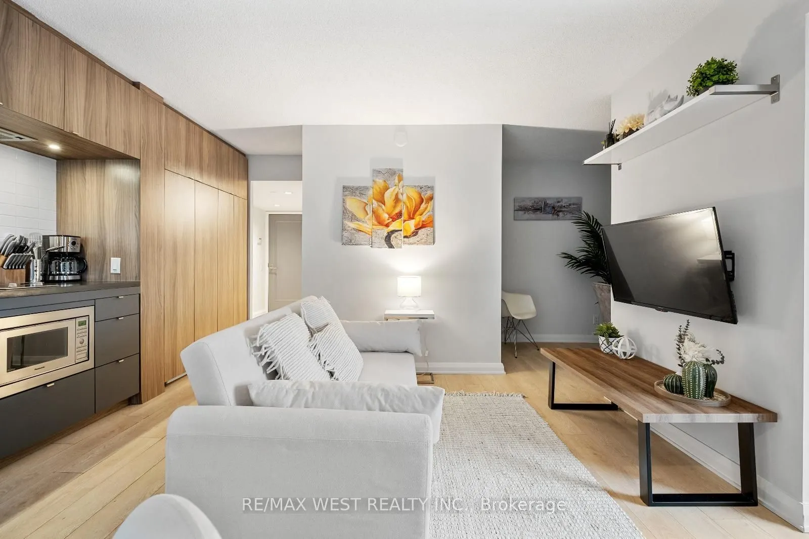 155 Yorkville Avenue, #704
