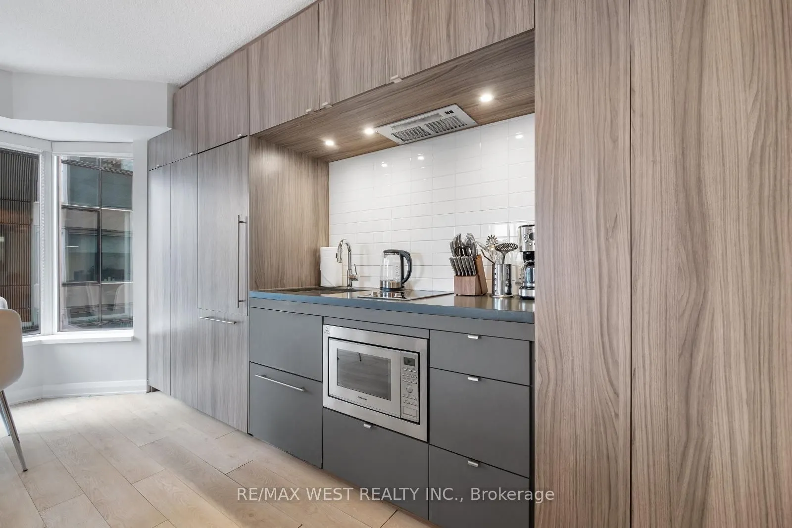 155 Yorkville Avenue, #704