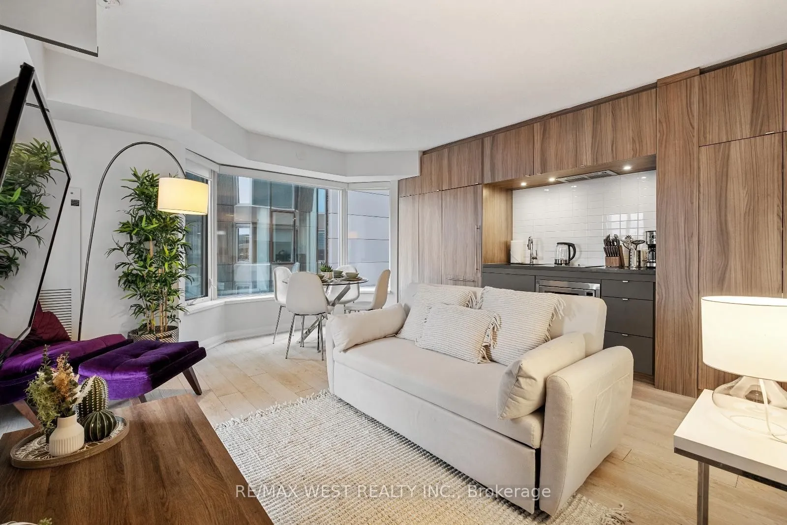 155 Yorkville Avenue, #704