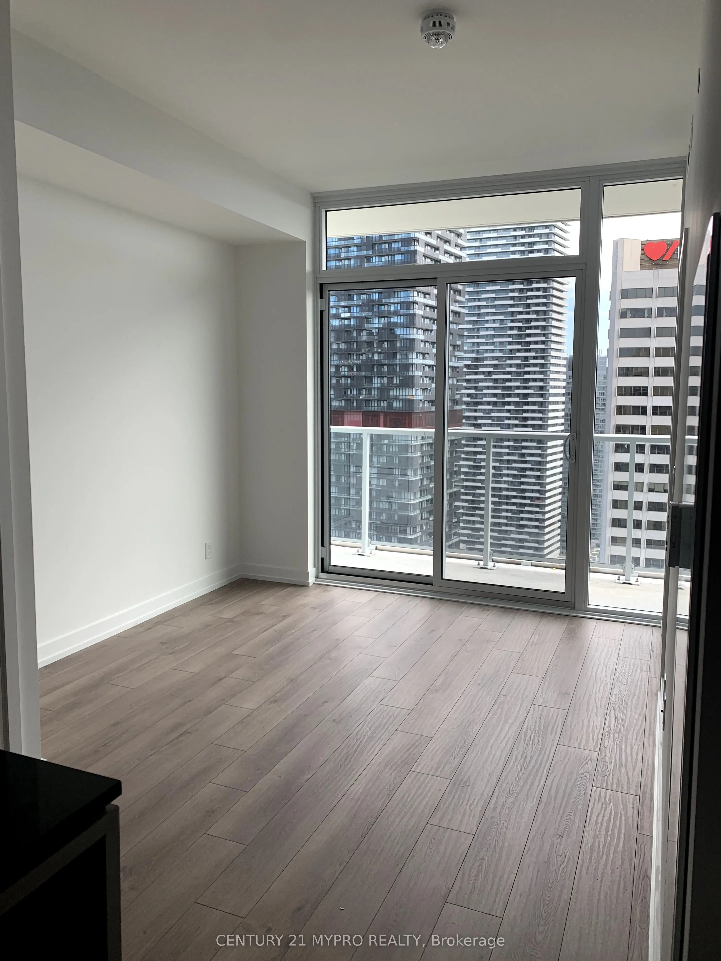 33 Helendale Avenue, #2509