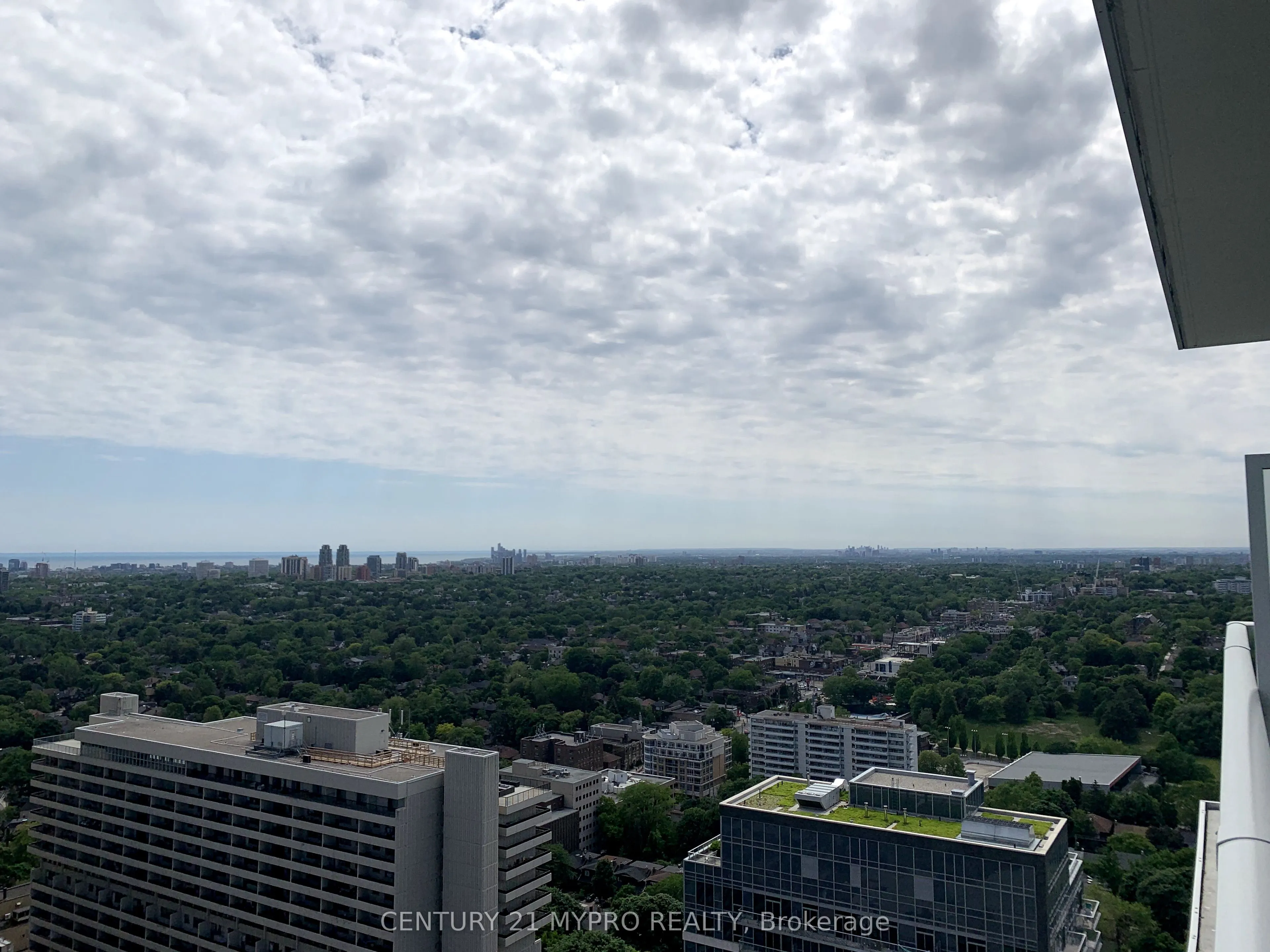 33 Helendale Avenue, #2509