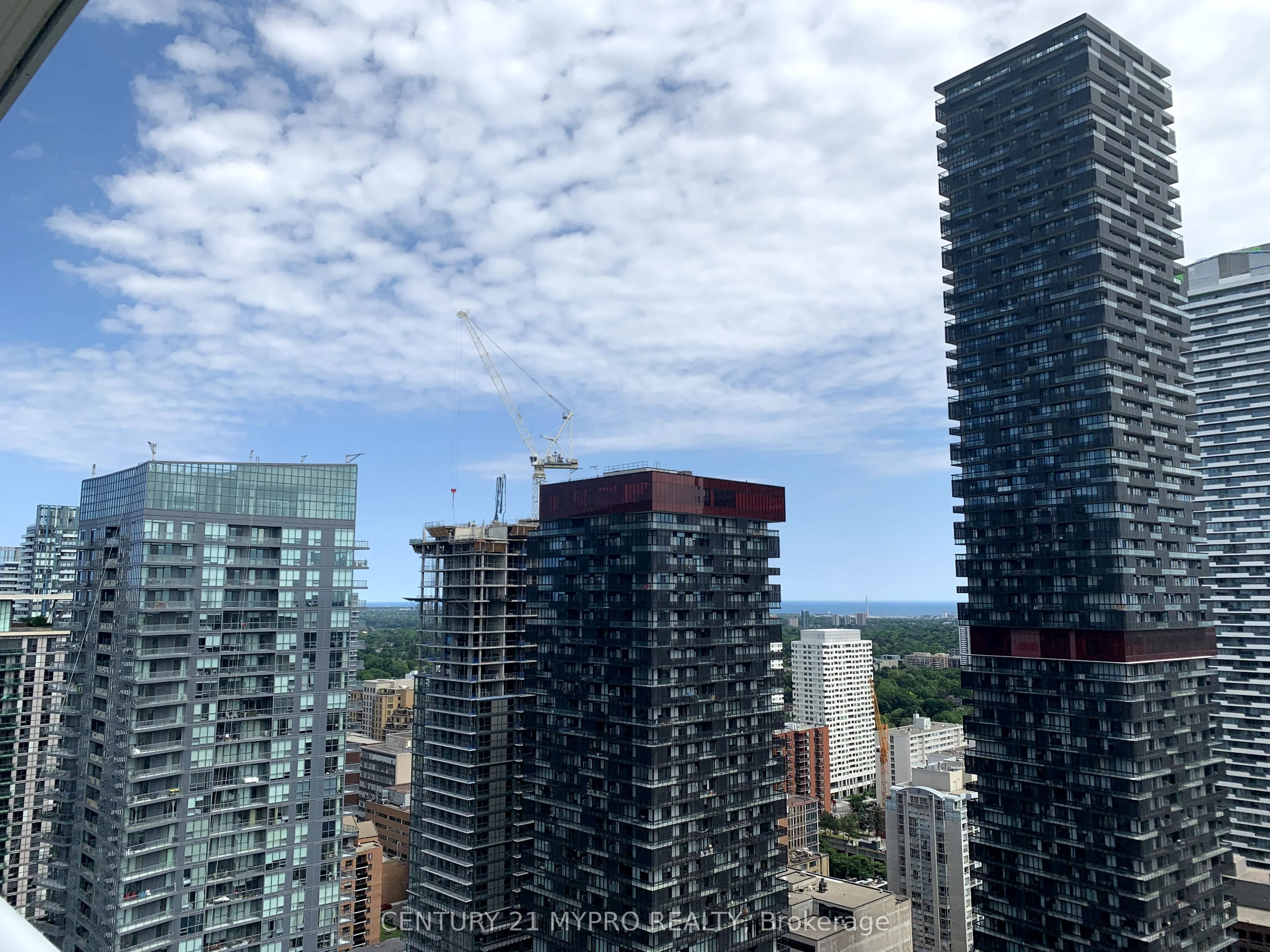 33 Helendale Avenue, #2509