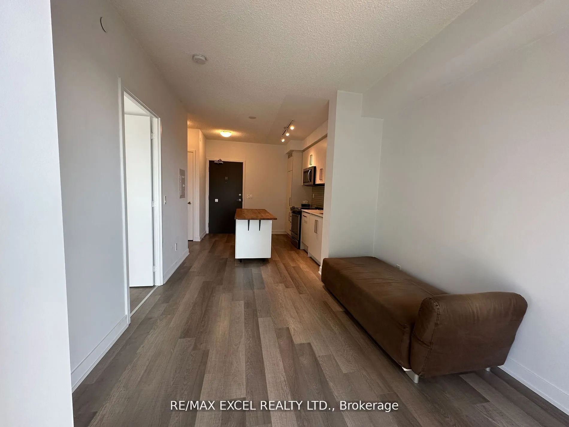 5180 Yonge Street, #803