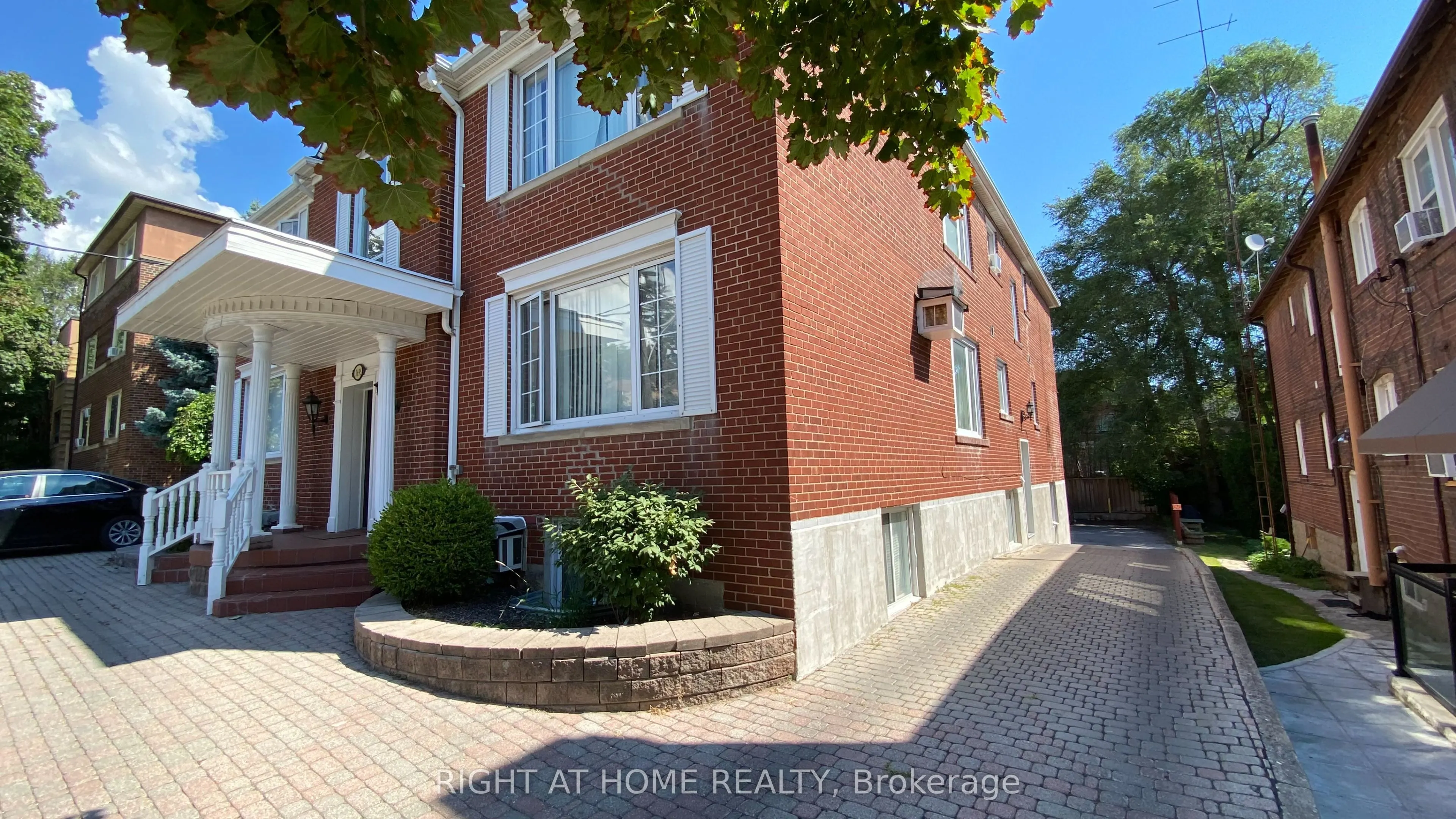1695 Bathurst Street, #12