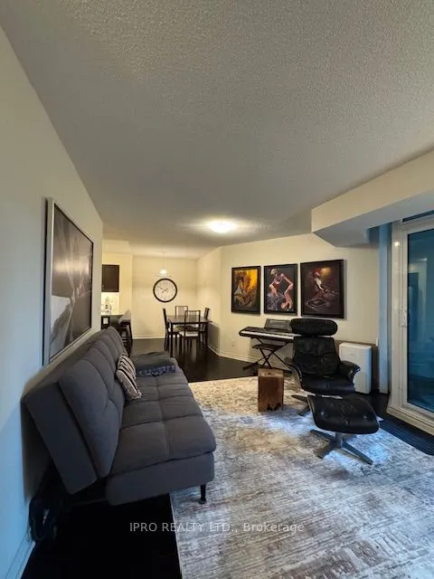 19 Grand Trunk Crescent, #501
