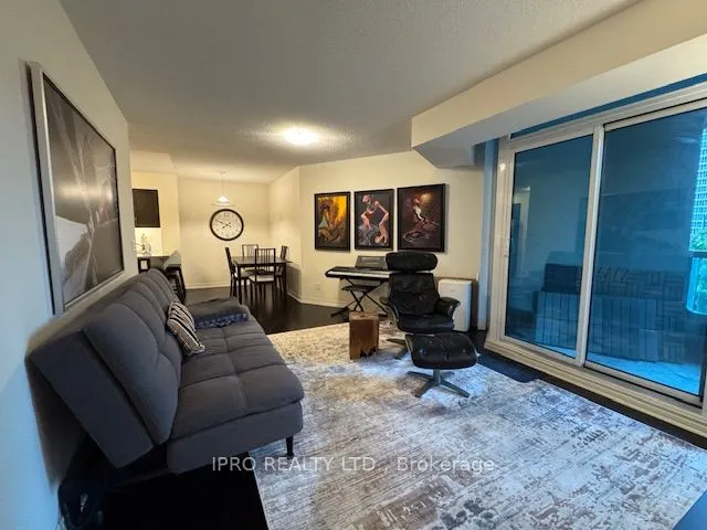 19 Grand Trunk Crescent, #501