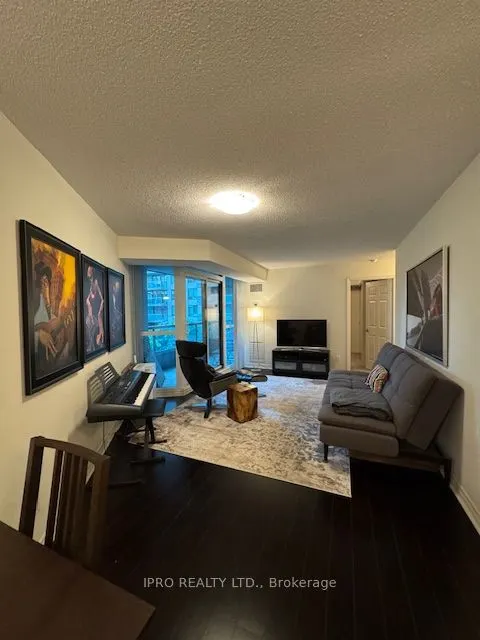 19 Grand Trunk Crescent, #501