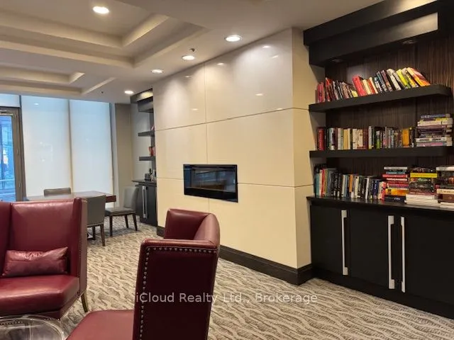 19 Grand Trunk Crescent, #501