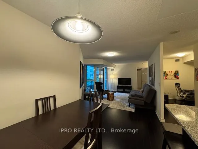 19 Grand Trunk Crescent, #501