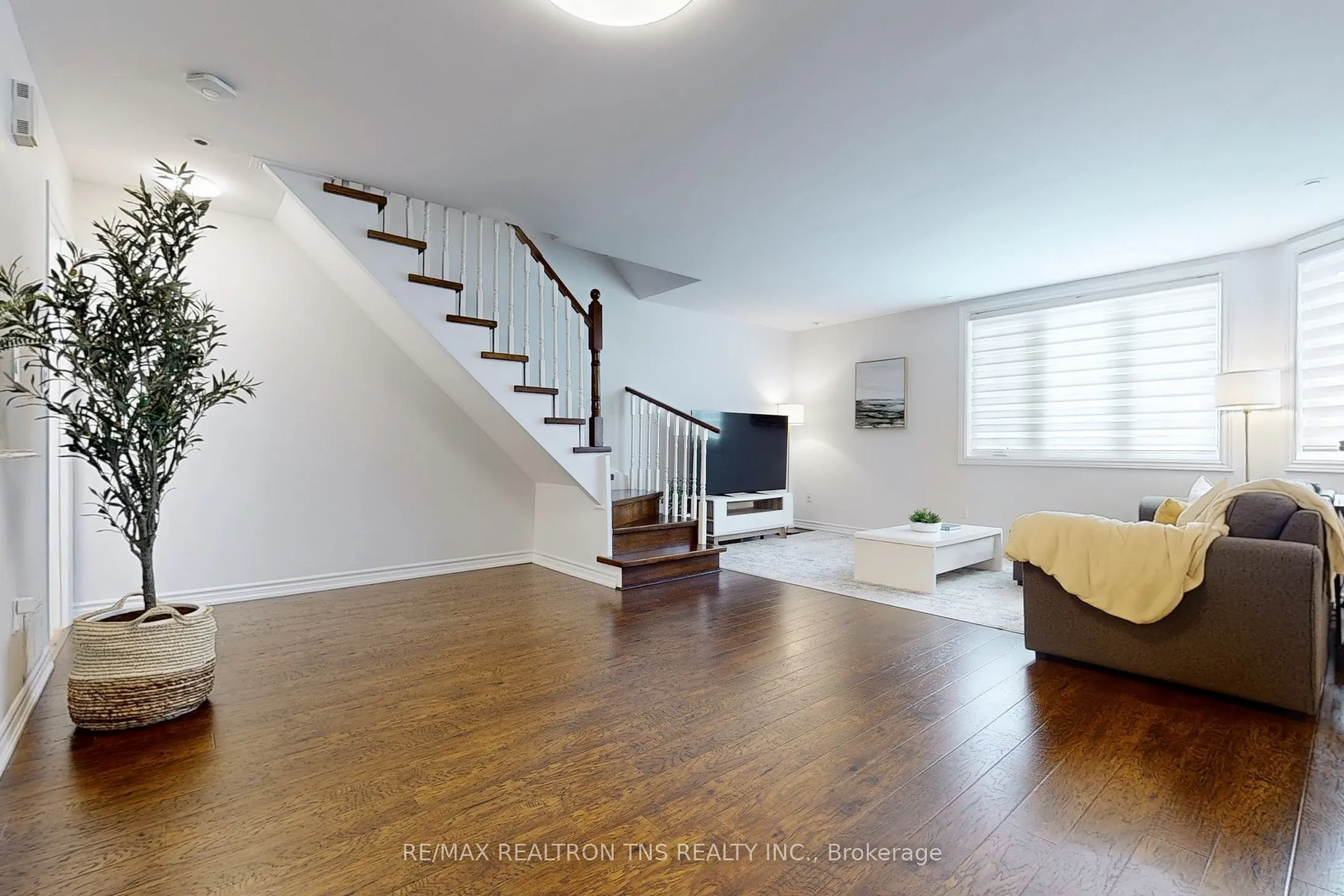 108 Finch Avenue W, #C11