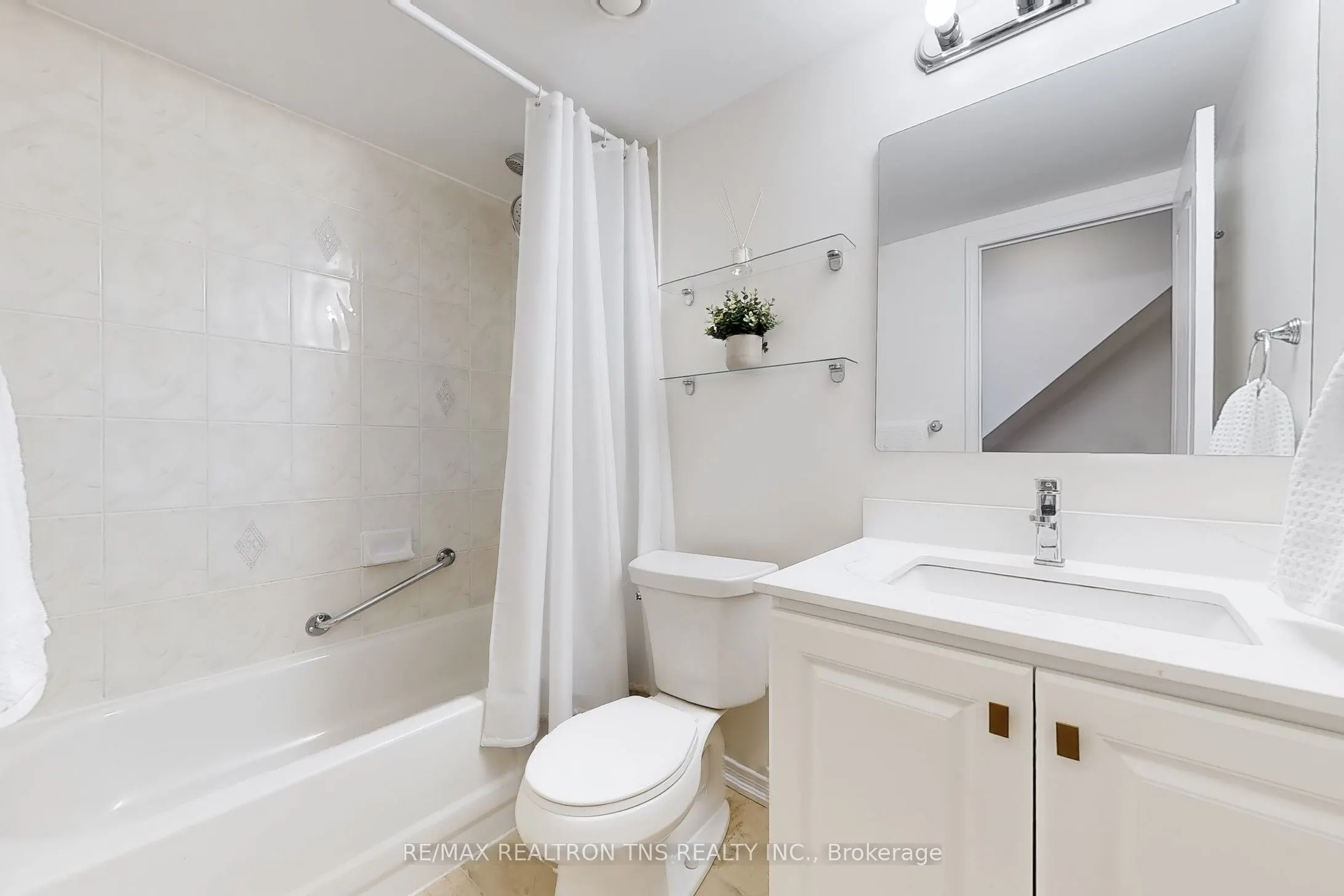 108 Finch Avenue W, #C11