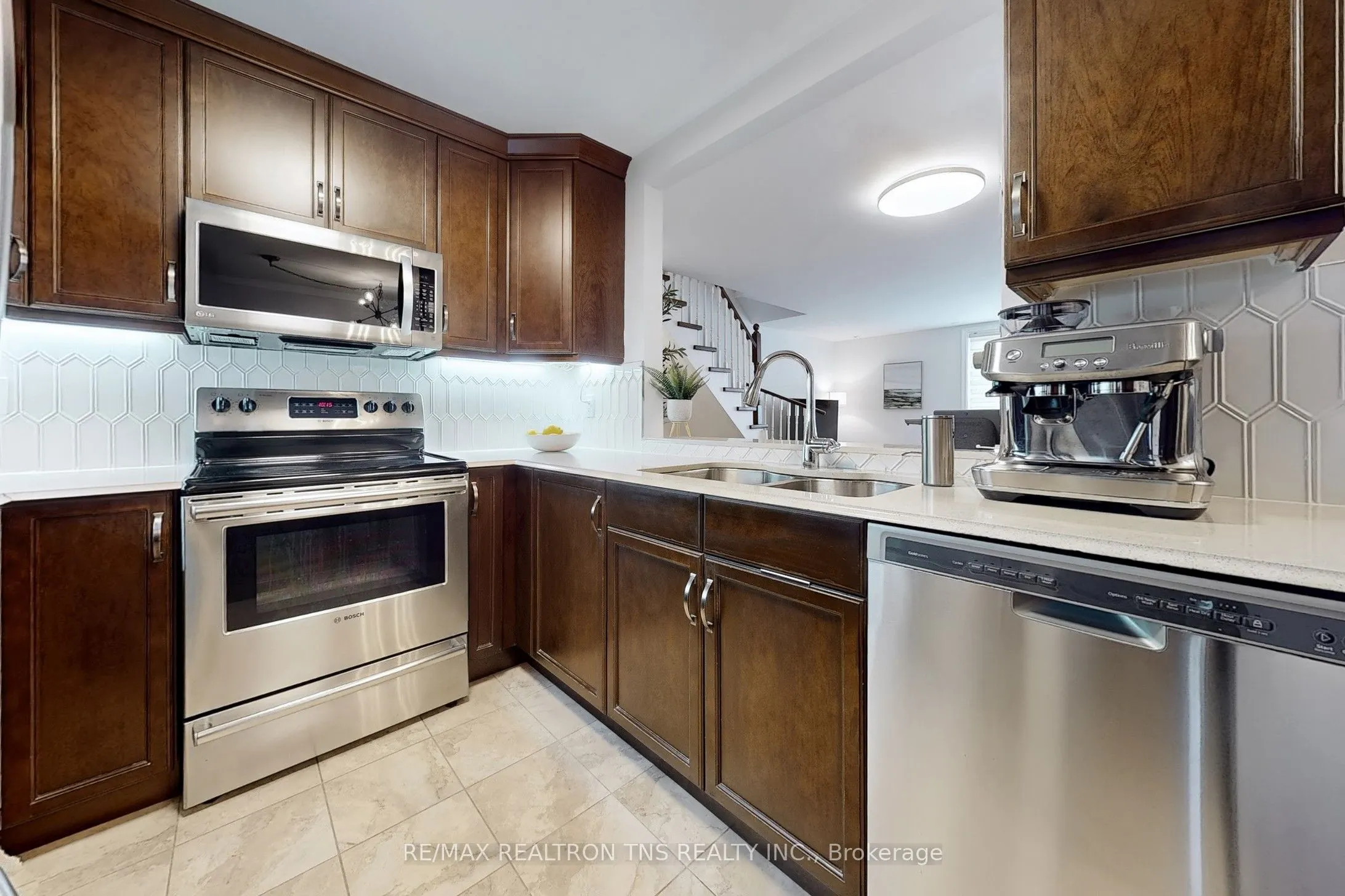 108 Finch Avenue W, #C11