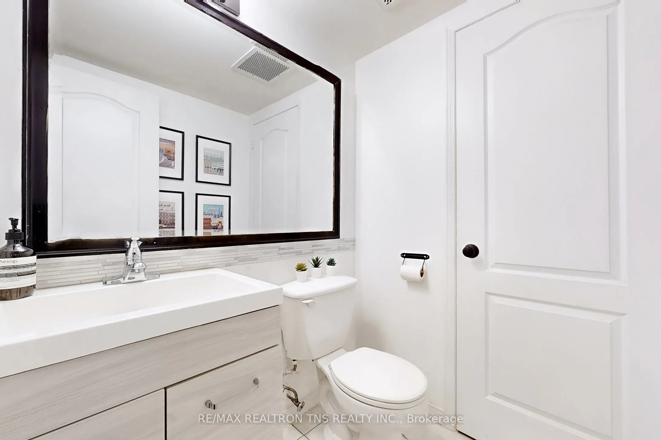 108 Finch Avenue W, #C11
