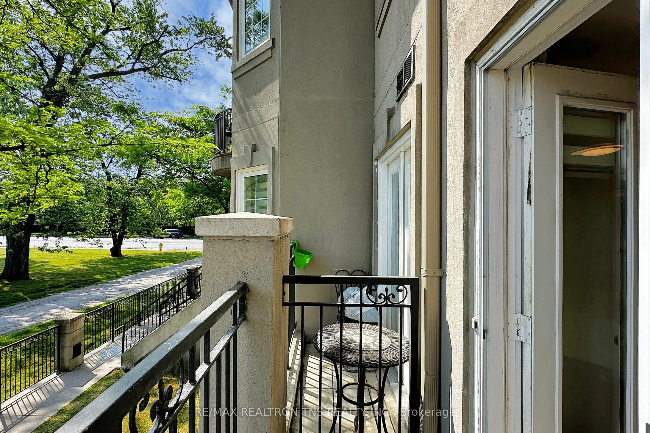 108 Finch Avenue W, #C11