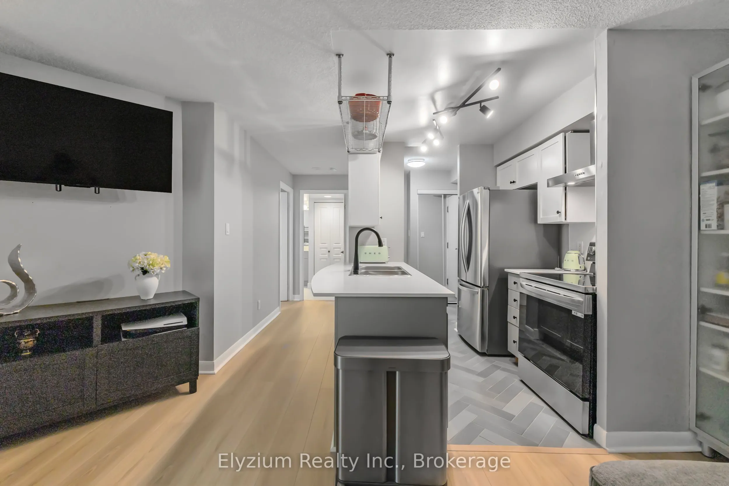 323 Richmond Street E, #303