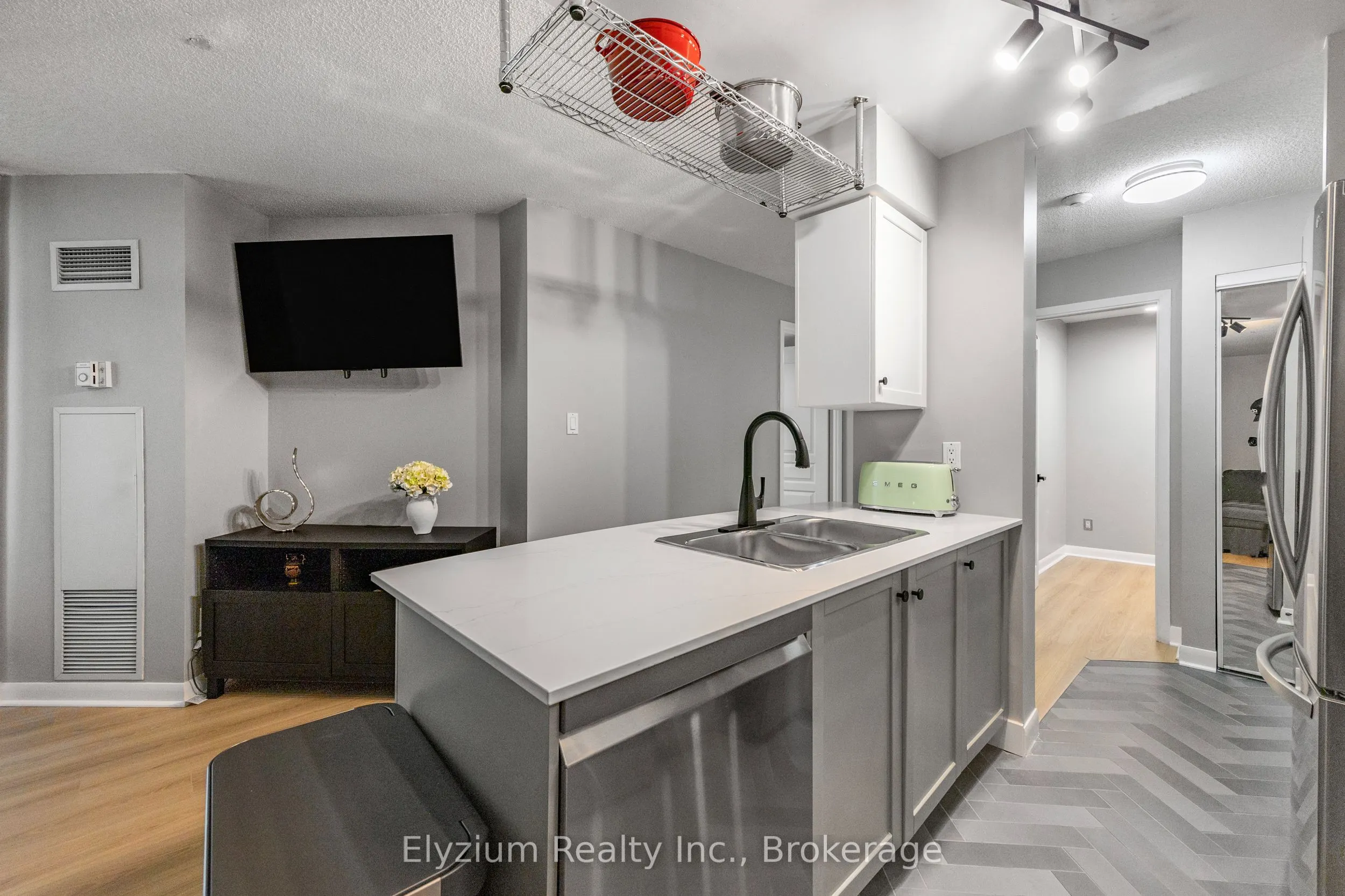 323 Richmond Street E, #303