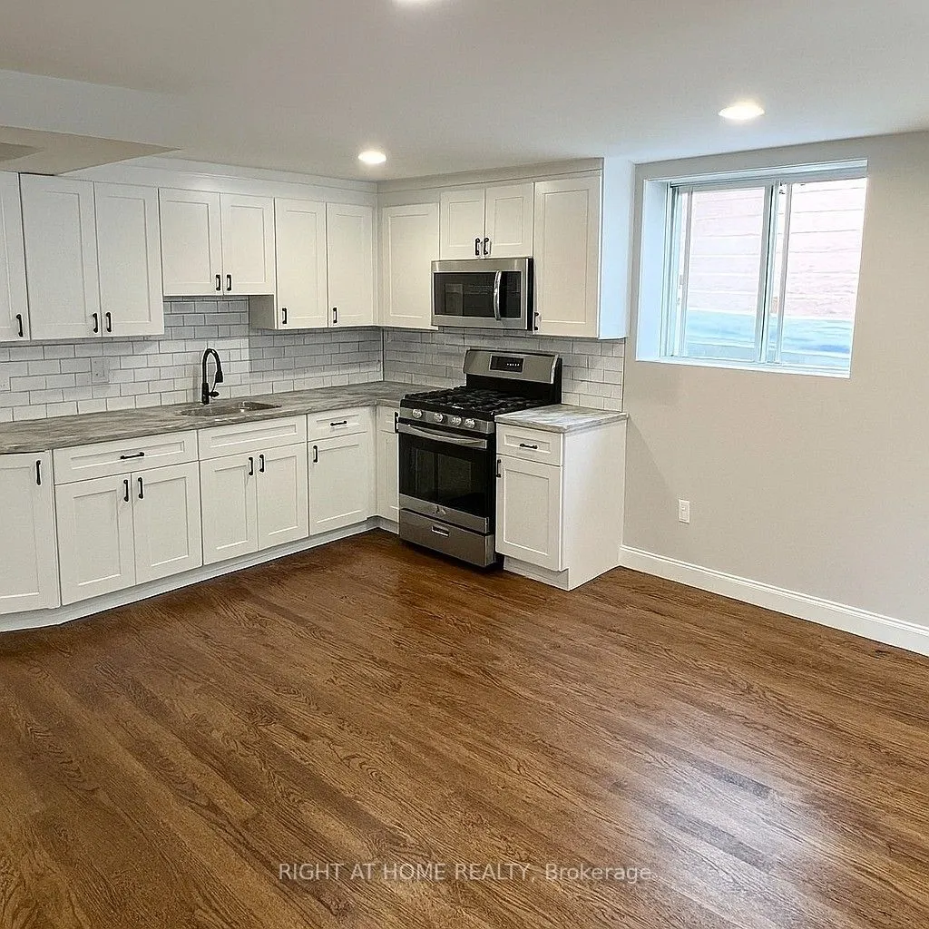 1695 Bathurst Street, #13