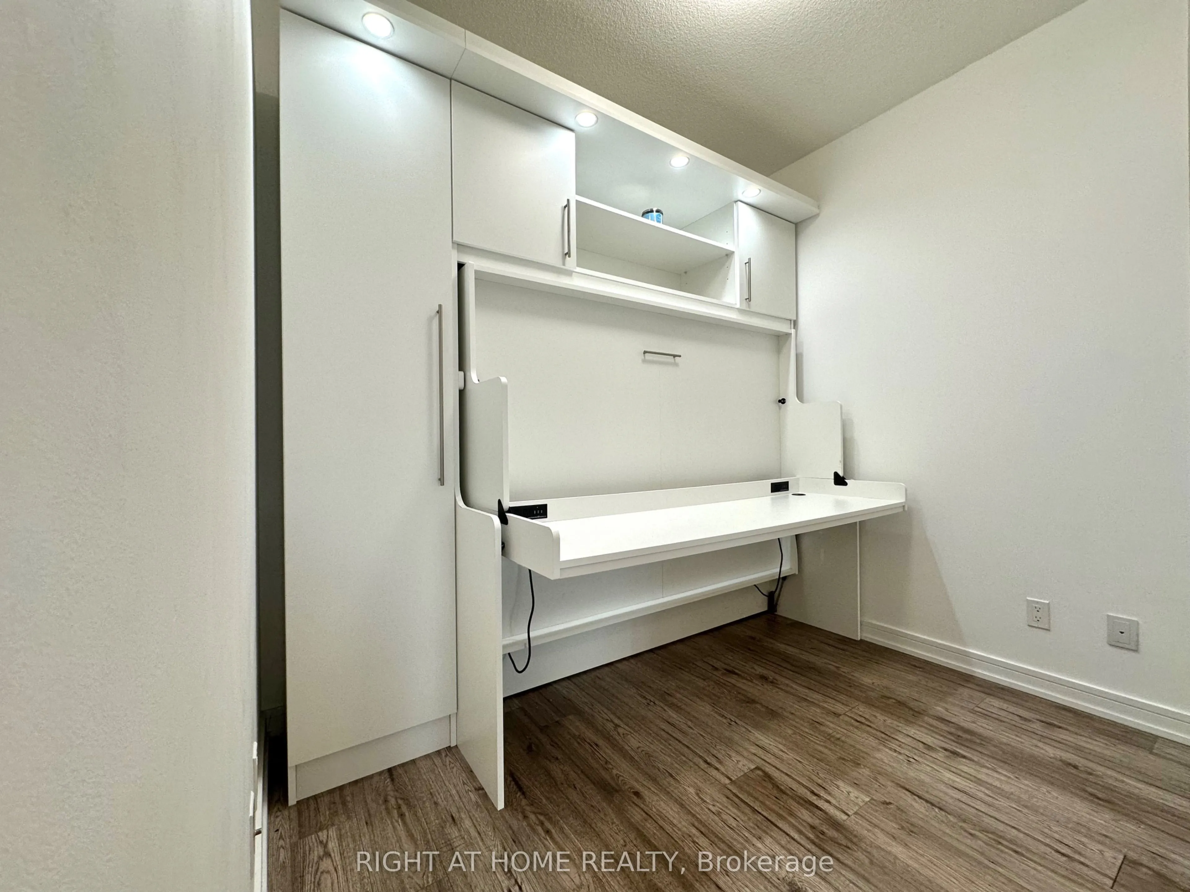 621 Sheppard Avenue E, #321