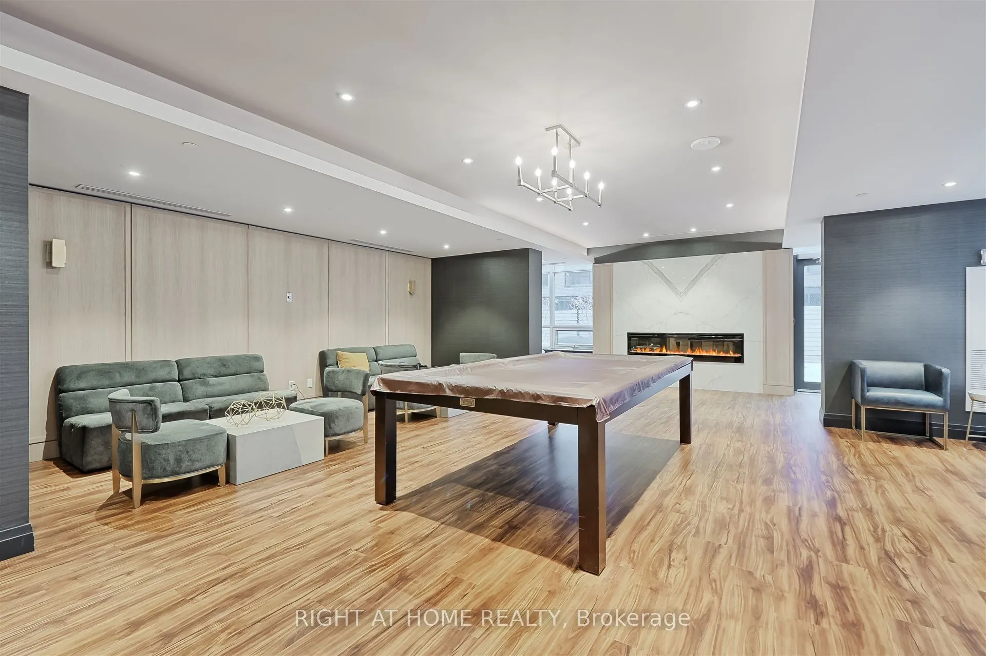 621 Sheppard Avenue E, #321