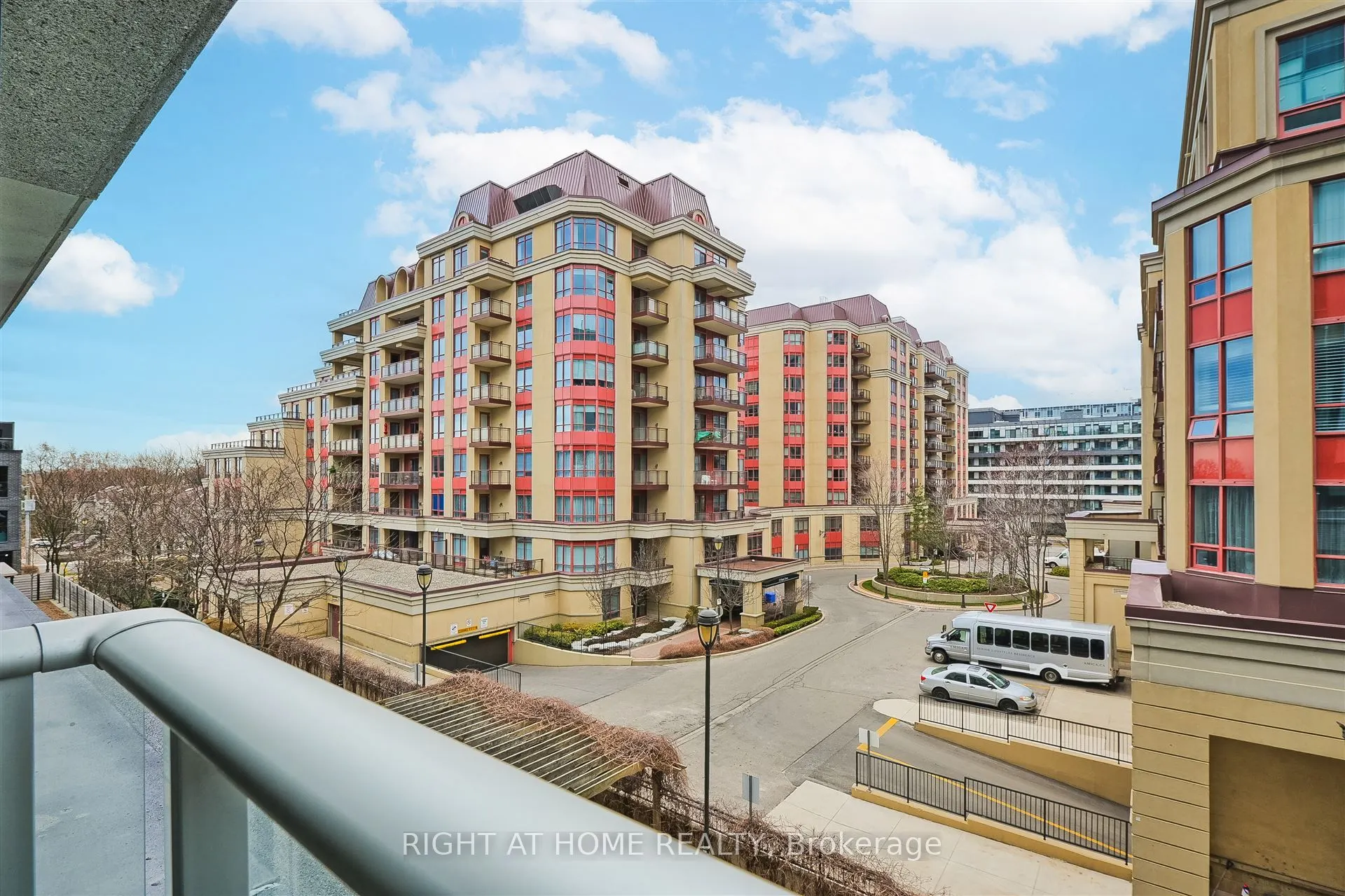 621 Sheppard Avenue E, #321