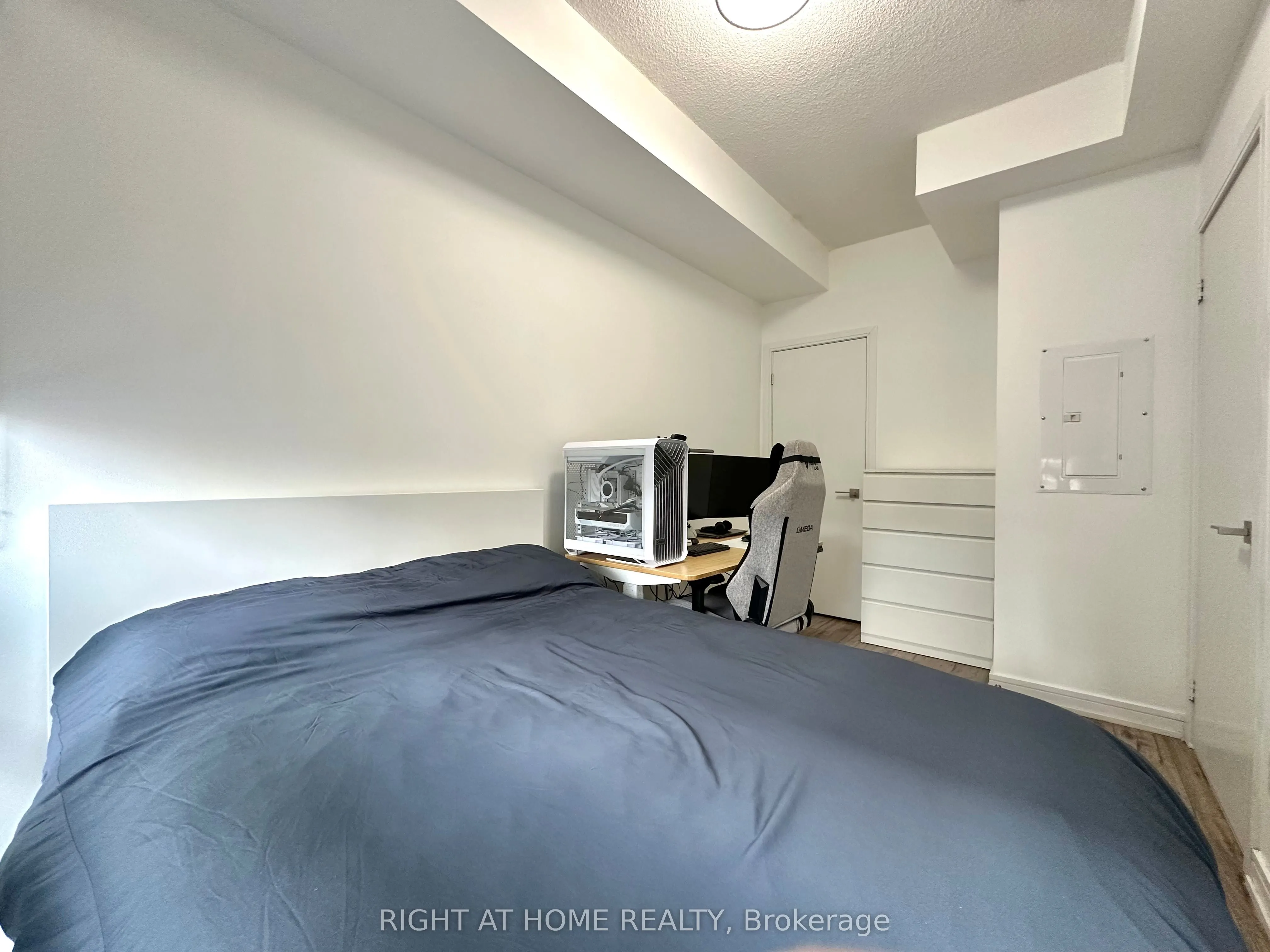 621 Sheppard Avenue E, #321