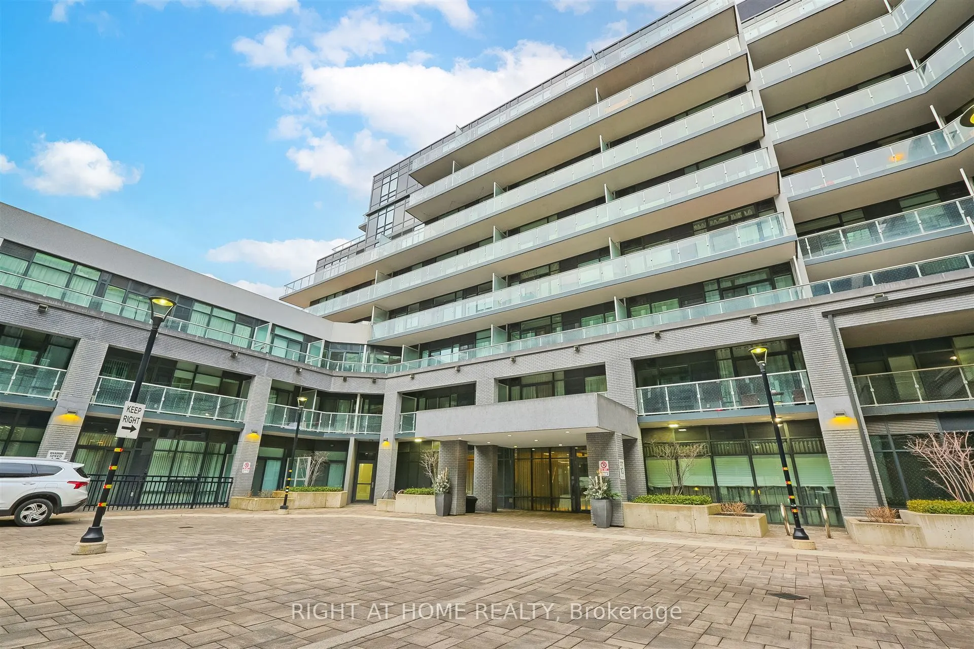 621 Sheppard Avenue E, #321