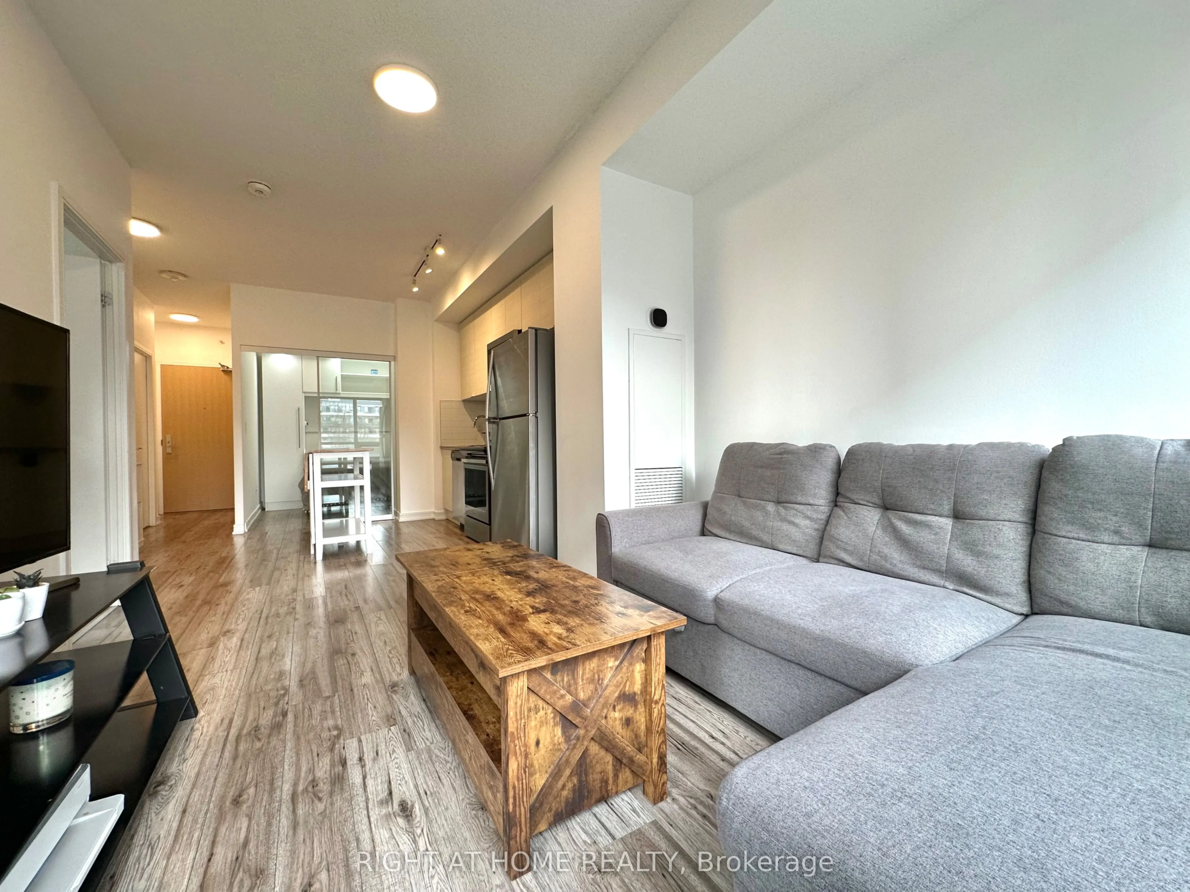 621 Sheppard Avenue E, #321