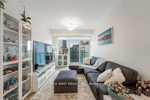 70 Roehampton Avenue, #1122