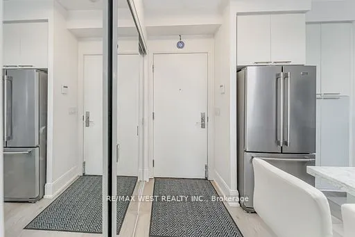 70 Roehampton Avenue, #1122