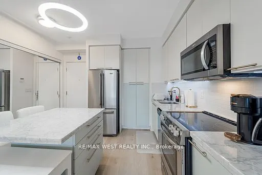 70 Roehampton Avenue, #1122