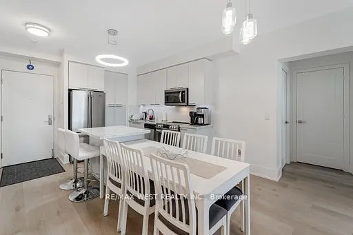 70 Roehampton Avenue, #1122