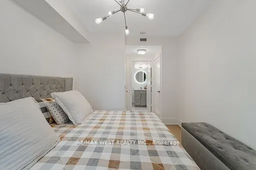 70 Roehampton Avenue, #1122