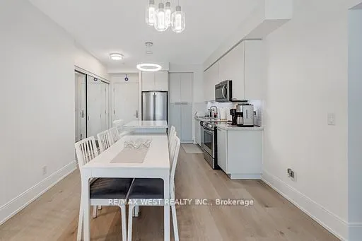 70 Roehampton Avenue, #1122