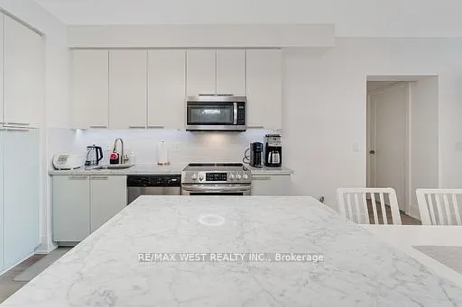 70 Roehampton Avenue, #1122
