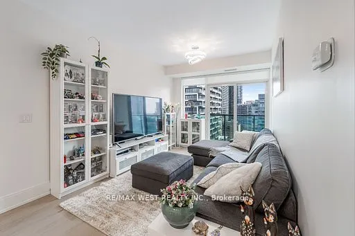 70 Roehampton Avenue, #1122