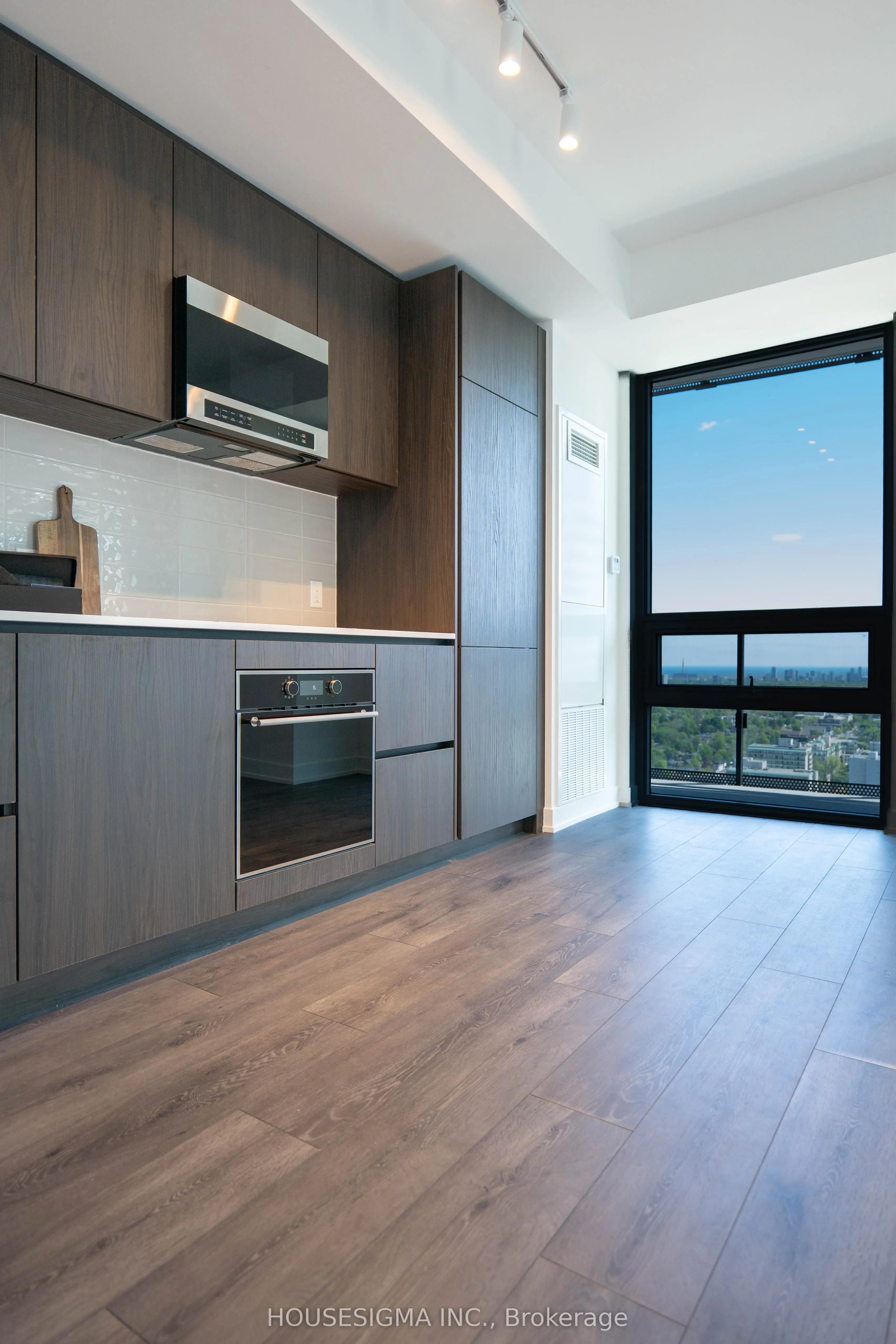 127 Broadway Avenue, #15