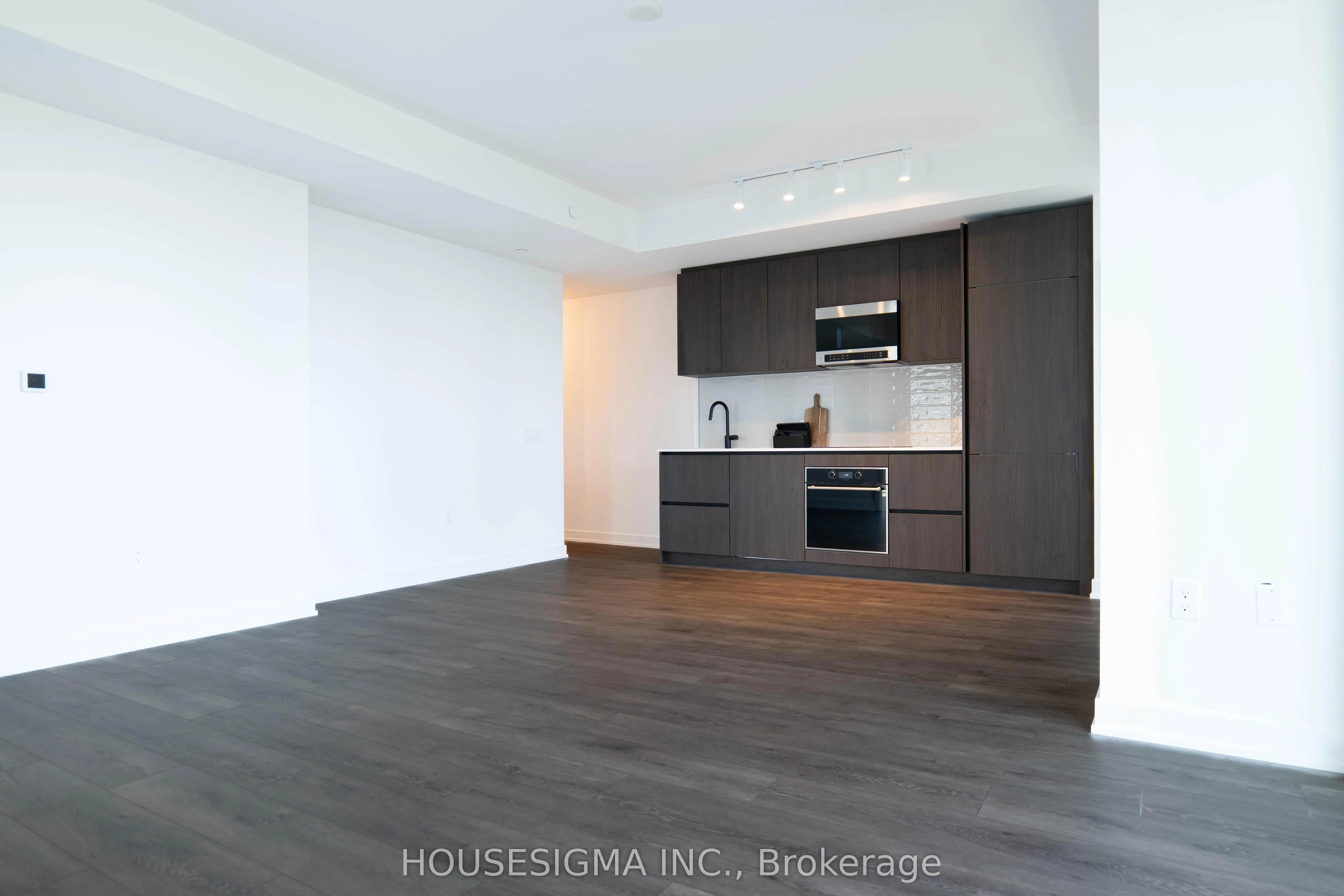 127 Broadway Avenue, #15