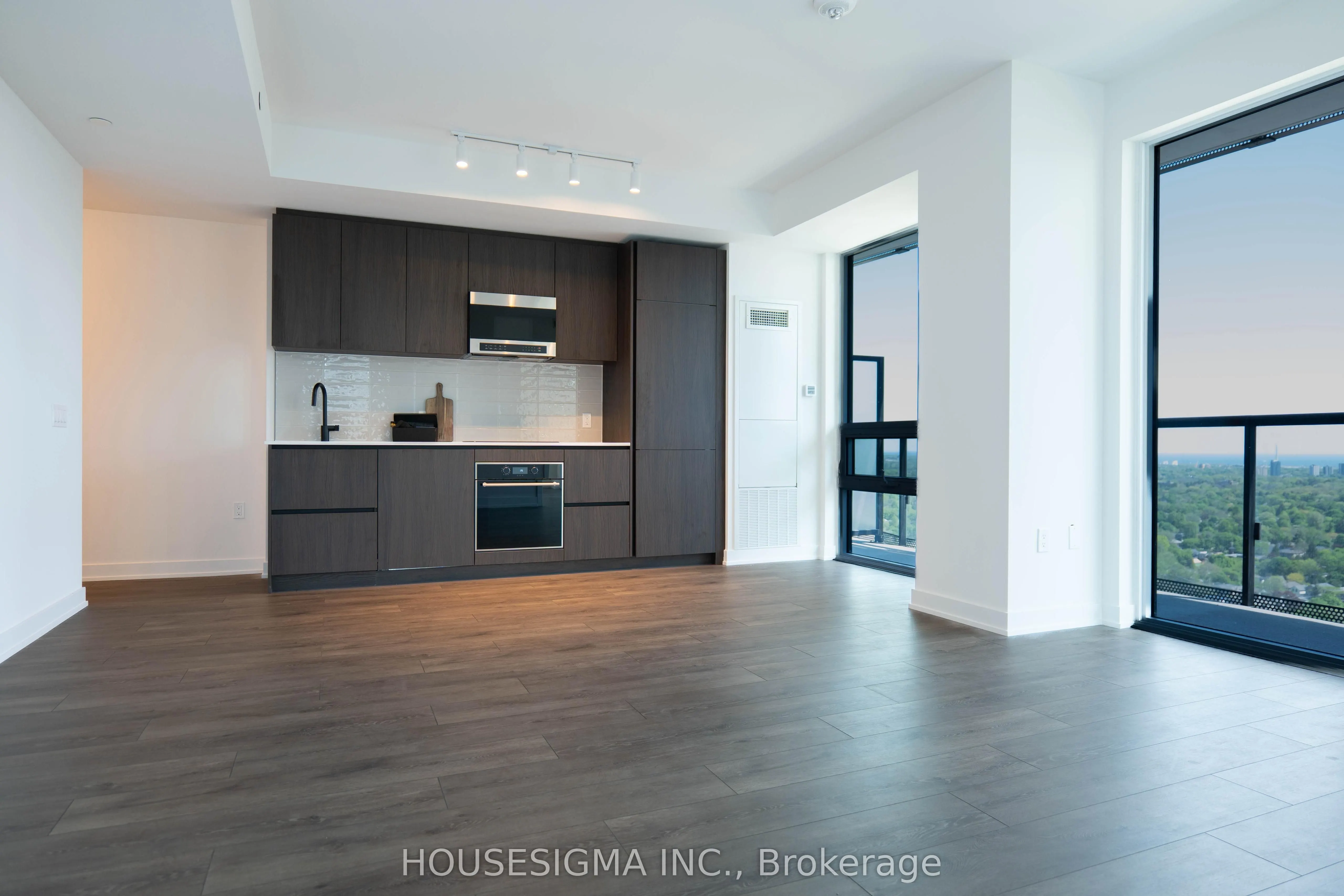 127 Broadway Avenue, #15