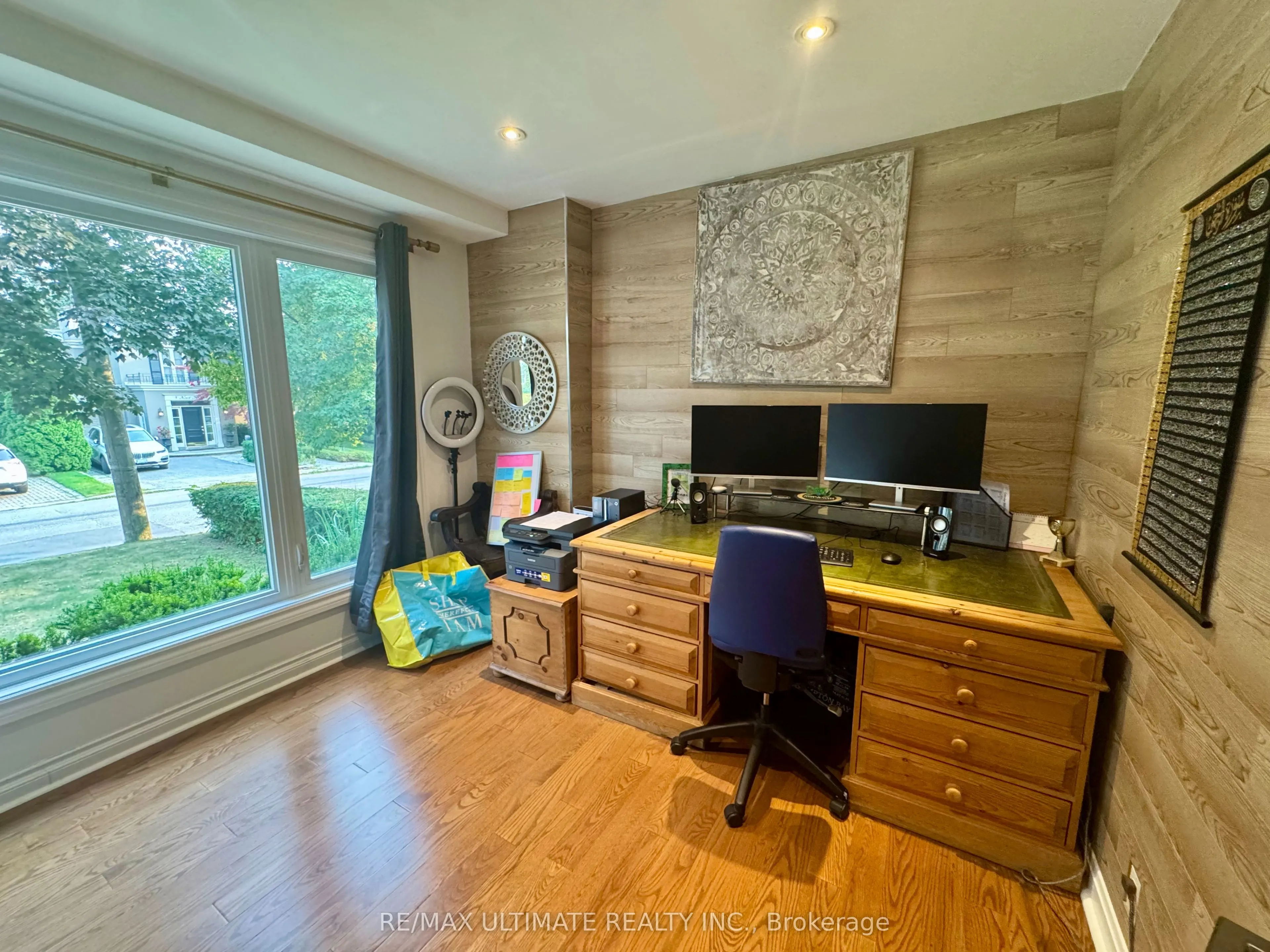 10 Noel Avenue