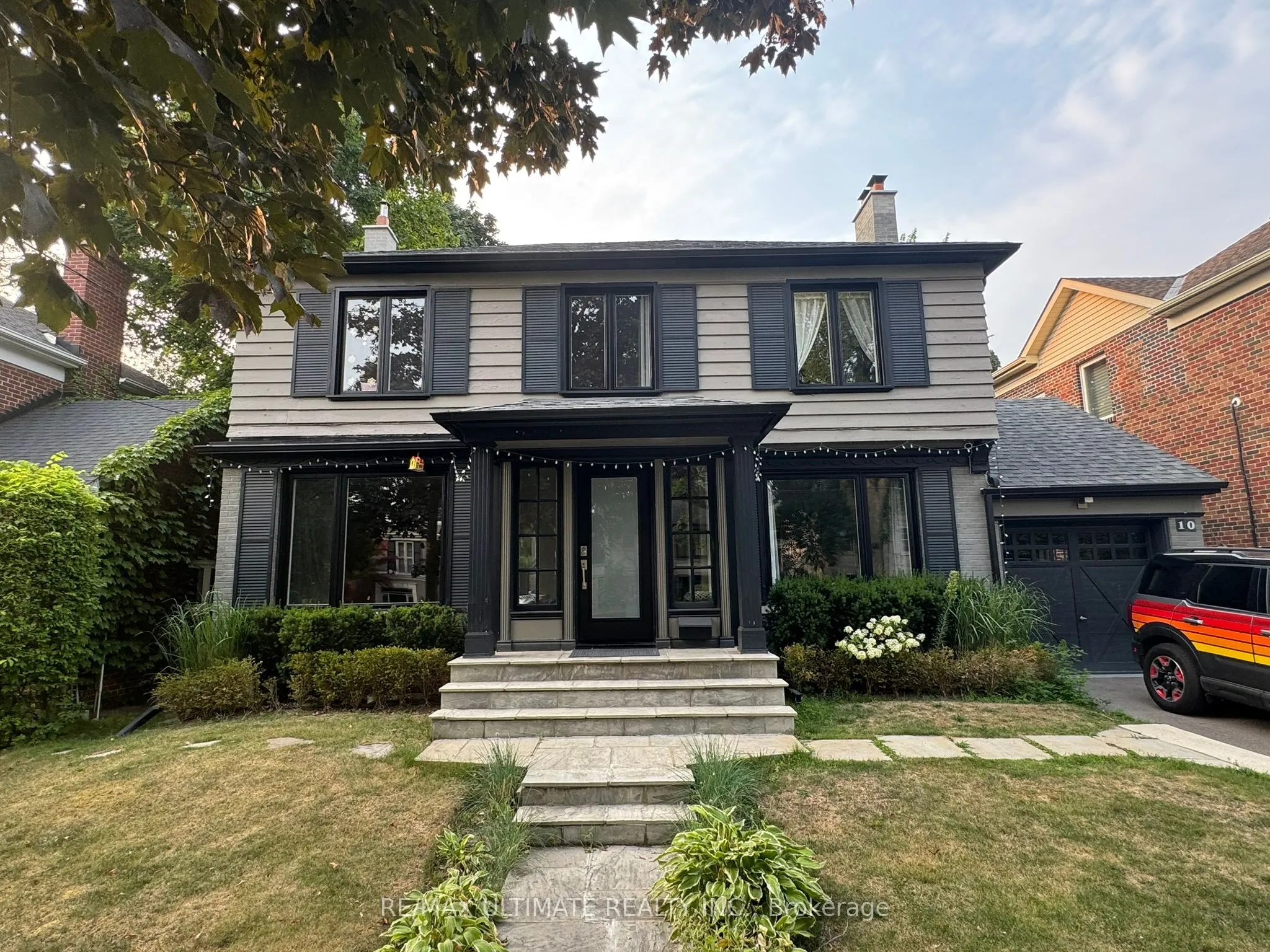10 Noel Avenue