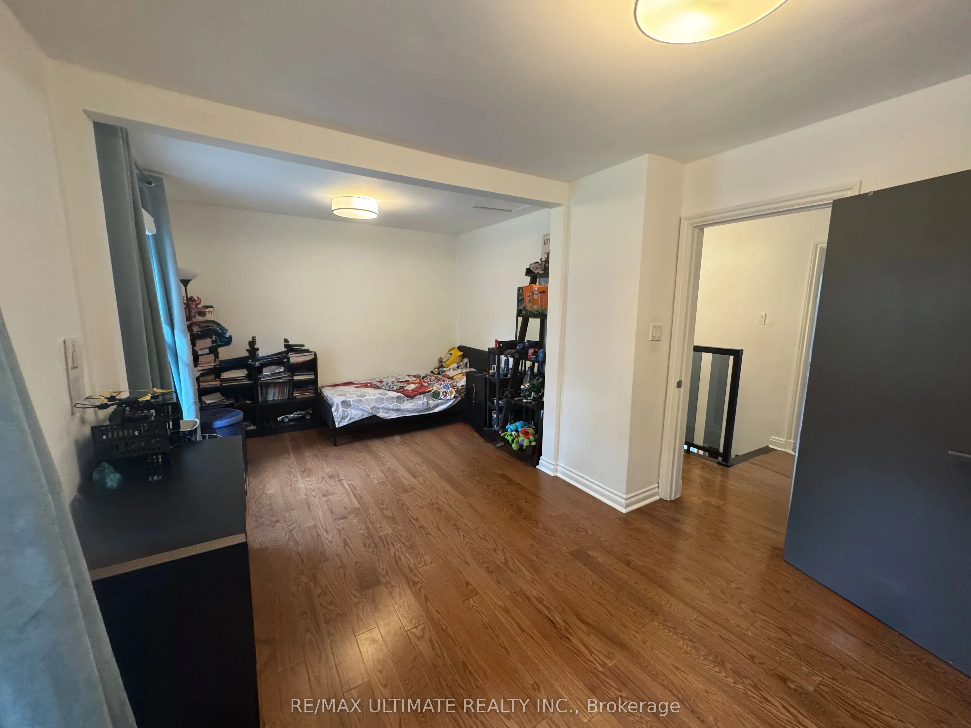 10 Noel Avenue