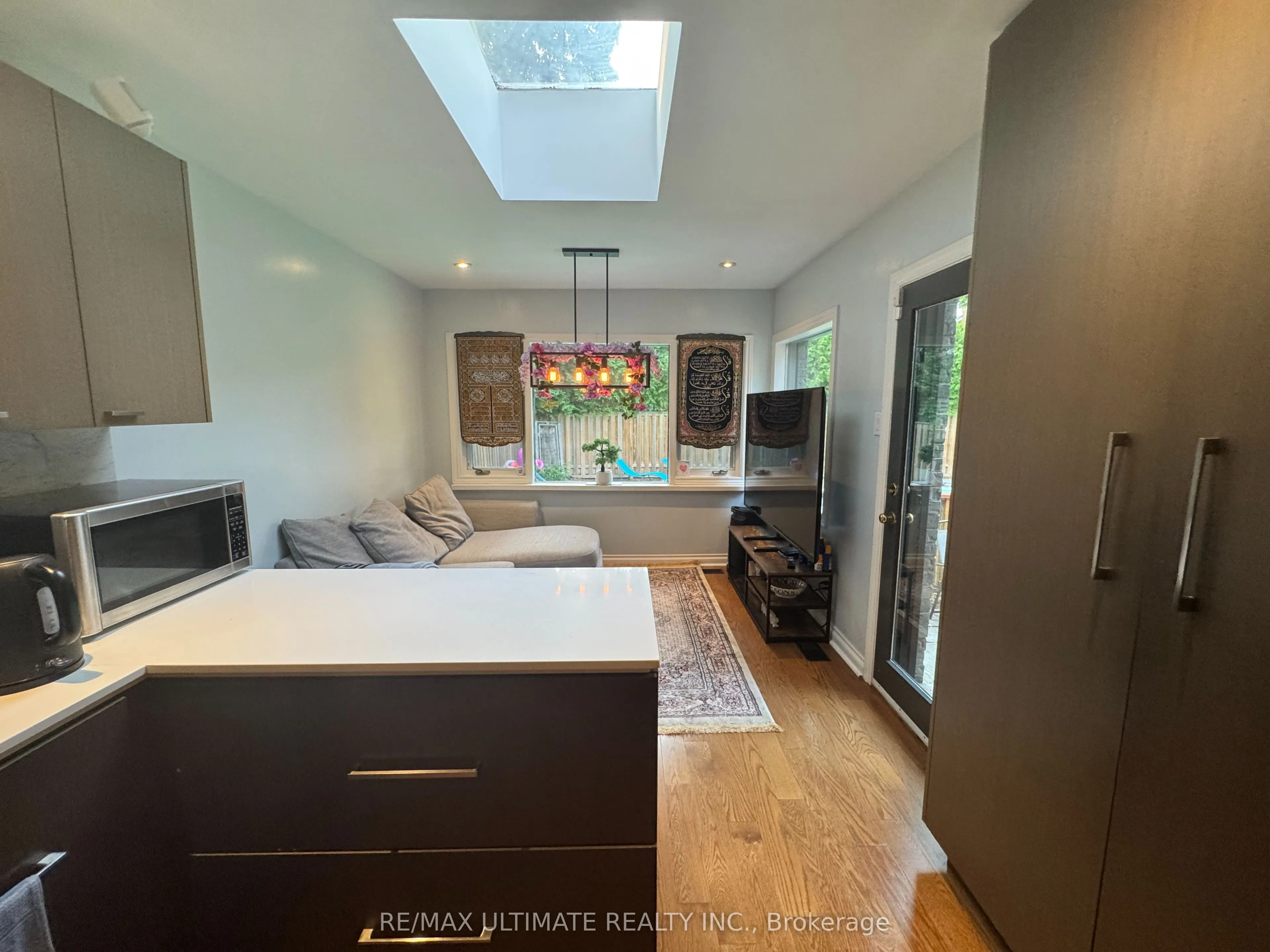 10 Noel Avenue