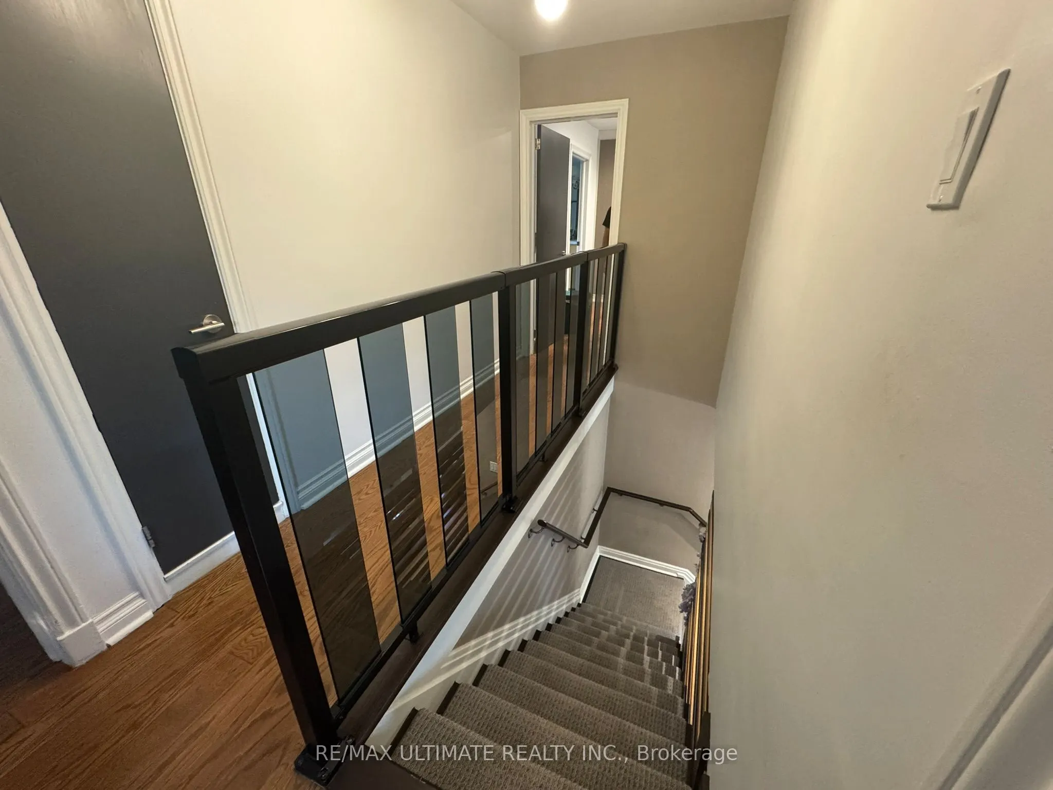 10 Noel Avenue