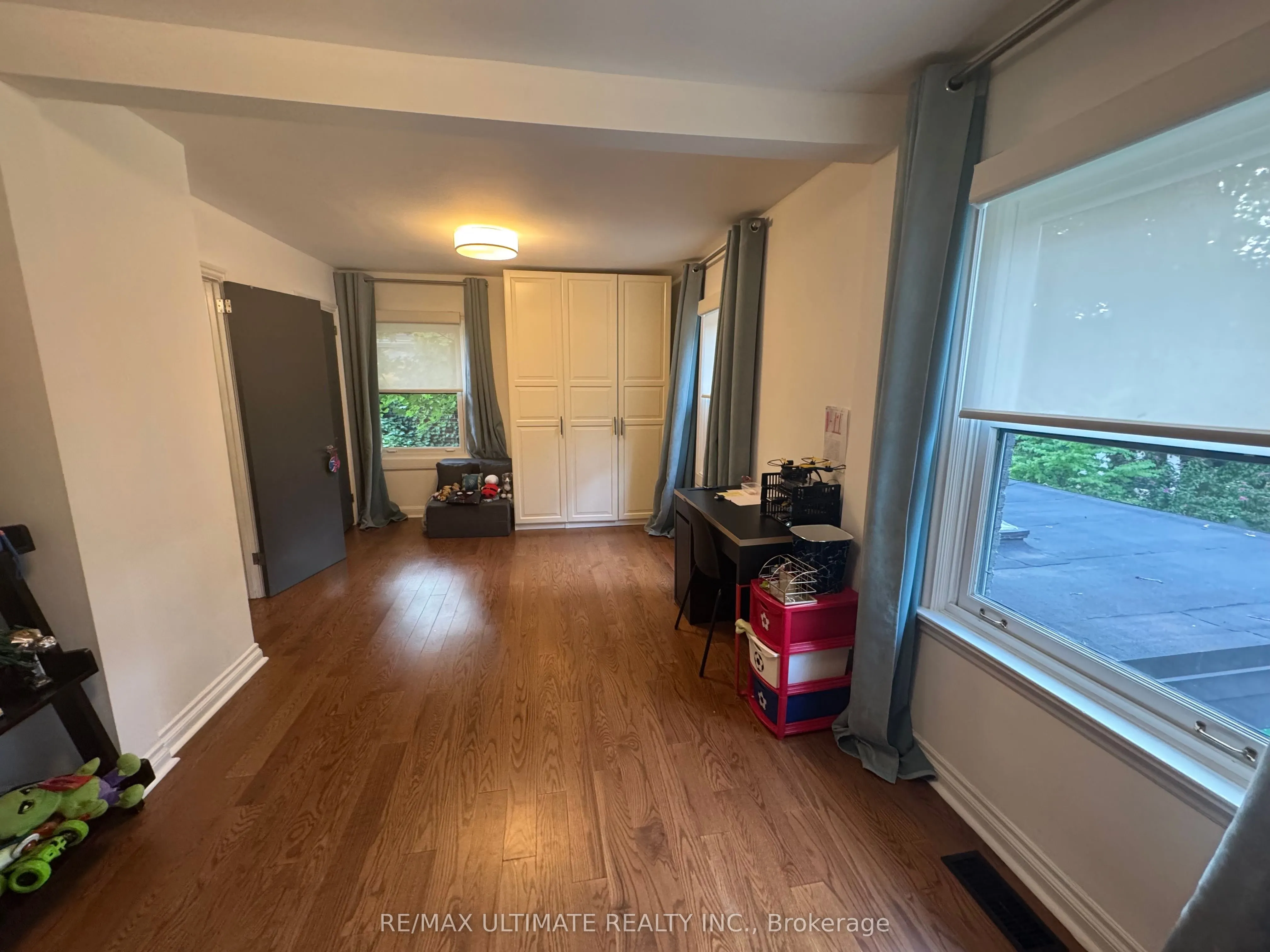10 Noel Avenue